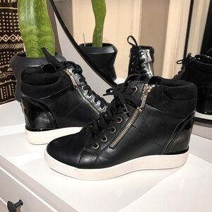 ALDO Kaia Sneaker Wedges with Zippers Size 8